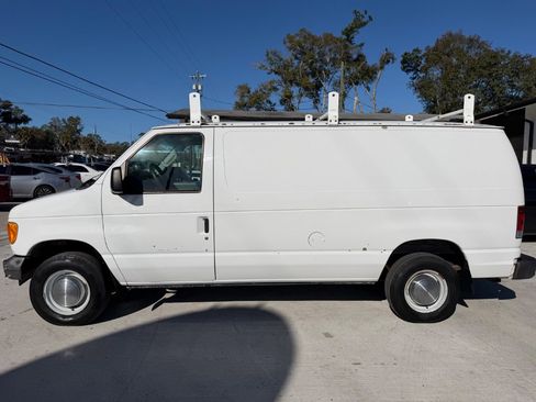 Used 2006 Ford E-250 and Econoline 250 image 2