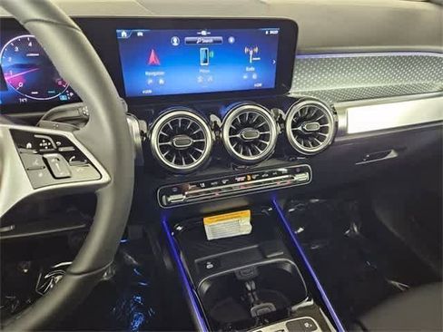 Used 2025 Mercedes-Benz GLB 250 GLB 250 image 29