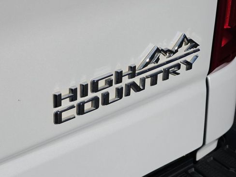 Certified 2020 Chevrolet Silverado 1500 High Country w/ Technology Package image 8