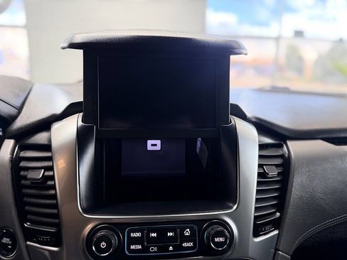 Used 2017 Chevrolet Tahoe LT w/ Luxury Package AWD/4WD image 13