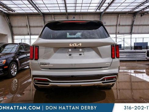 Used 2023 Kia Sorento SX image 38