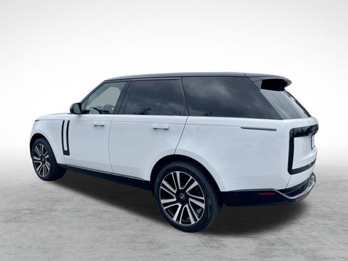 Used 2023 Land Rover Range Rover SE image 3