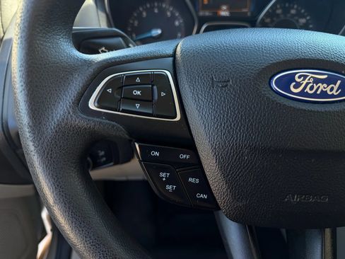 Used 2018 Ford Focus SE image 16