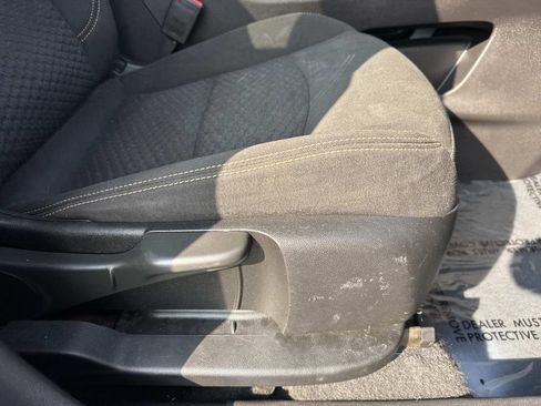 Used 2024 GMC Terrain SLE w/ Driver Convenience Package FWD image 12