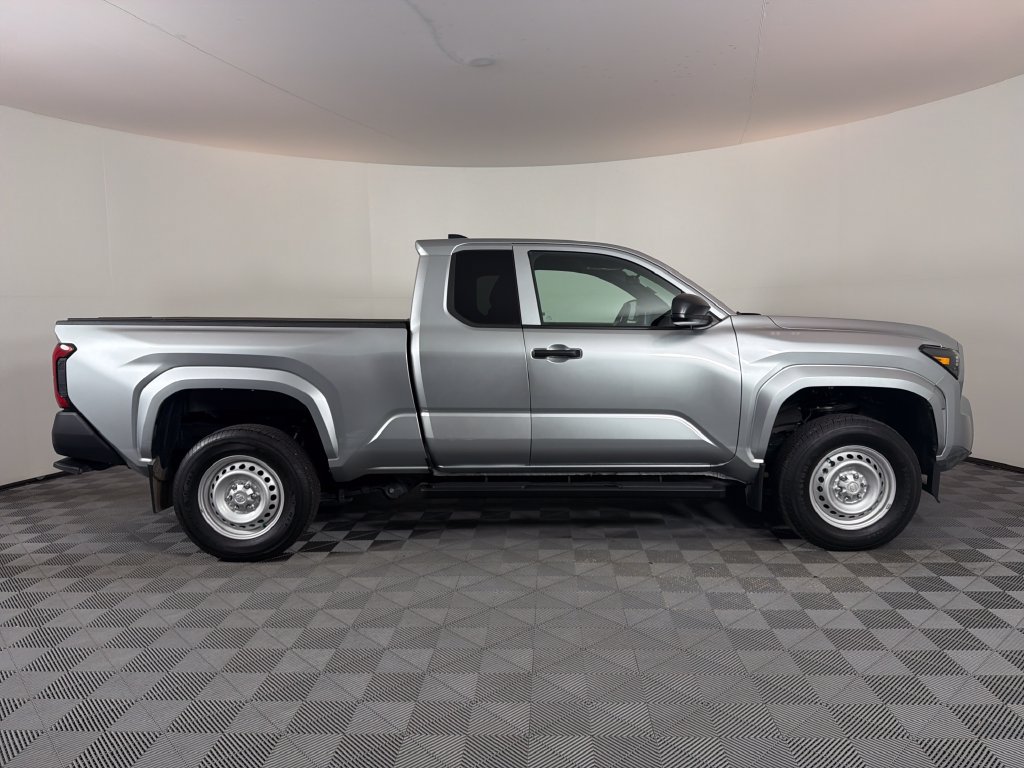 Used 2024 Toyota Tacoma SR AWD/4WD image 2