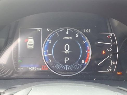 Certified 2024 Lexus ES 350 w/ Premium Package image 9