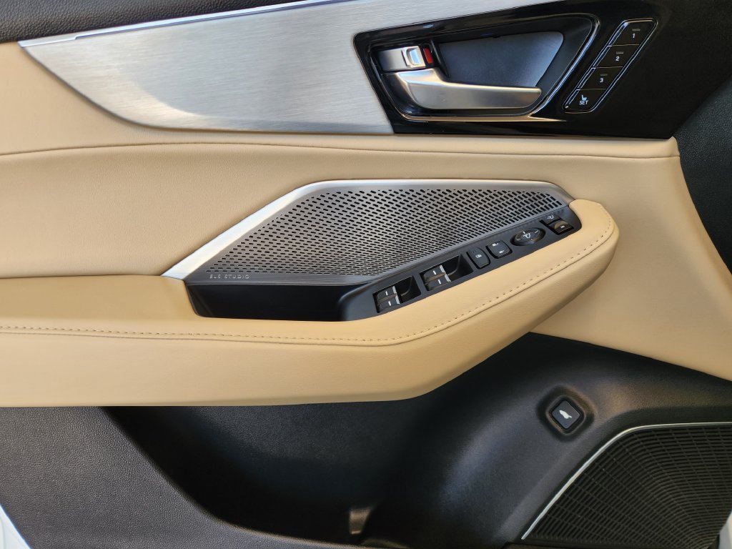 Used 2023 Acura MDX w/ Technology Package FWD image 23