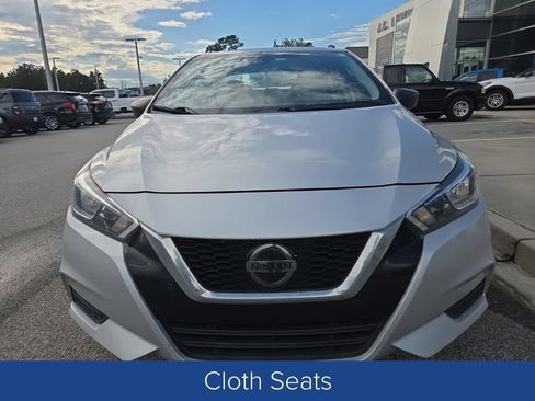 Used 2021 Nissan Versa S FWD image 2