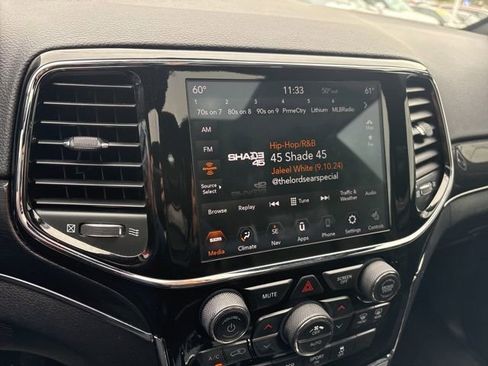 Used 2020 Jeep Grand Cherokee Trailhawk w/ Interior Metal Package AWD/4WD image 23