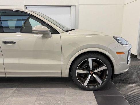 New 2026 Porsche Cayenne Coupe image 10