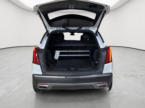 Used 2022 Cadillac XT5 Premium Luxury w/ LPO, Floor Liner Package AWD/4WD image 7