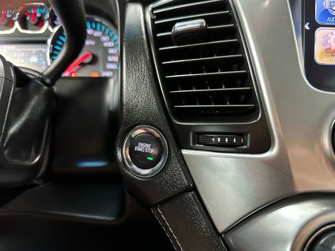 Used 2018 Chevrolet Suburban Premier image 26