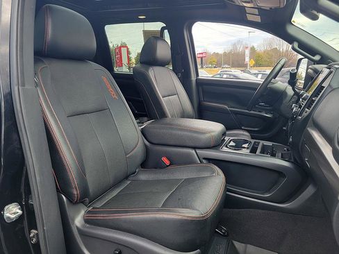 Used 2023 Nissan Titan PRO-4X w/ Pro-4x Convenience Package image 18