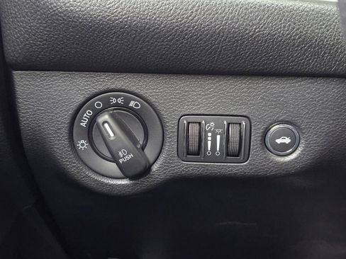 Used 2016 Dodge Challenger R/T Plus image 19