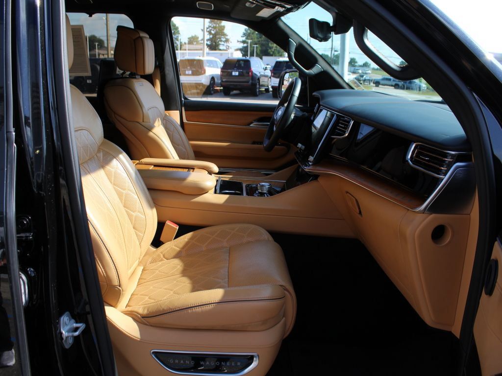Used 2023 Jeep Grand Wagoneer Series III w/ Rear Seat Video Group 1 AWD/4WD image 23