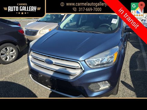 Used 2018 Ford Escape SE w/ SE Sync 3 Package FWD image 1