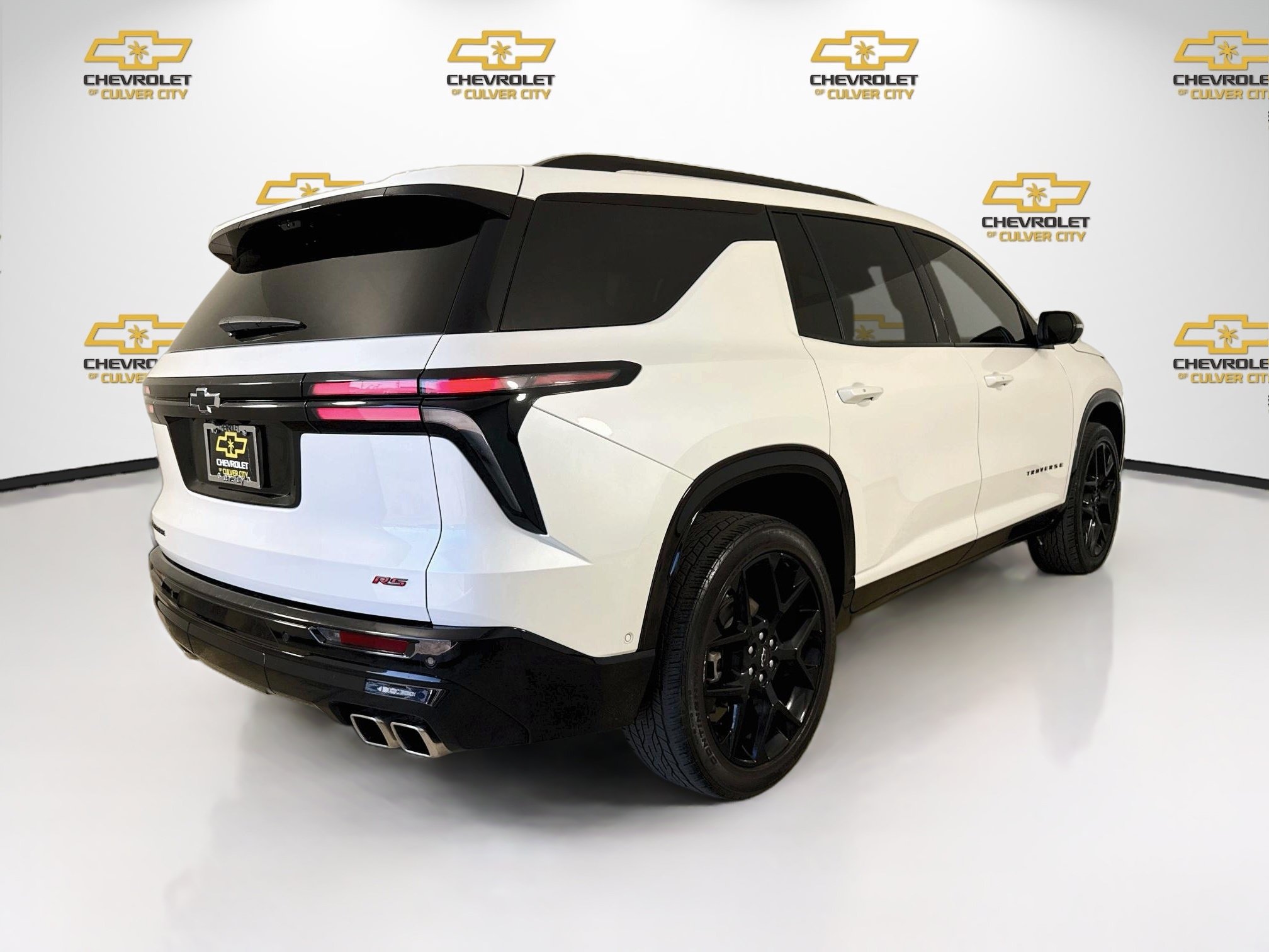 Used 2024 Chevrolet Traverse RS FWD image 8