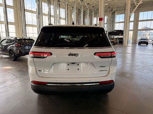 Used 2021 Jeep Grand Cherokee L Limited AWD/4WD image 4