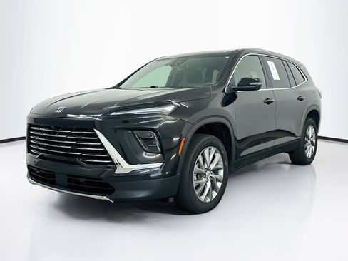 Used 2025 Buick Enclave Preferred AWD/4WD image 3