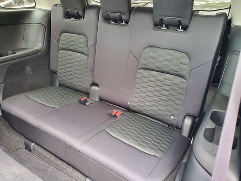 Used 2025 Nissan Pathfinder SV FWD image 13