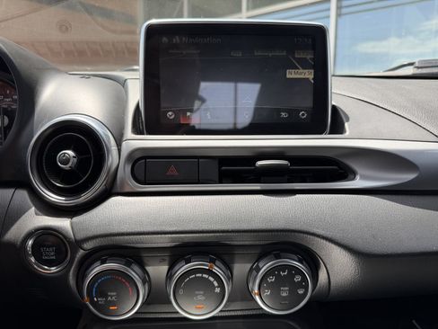 Used 2018 FIAT 124 Spider Classica w/ Technology Group RWD image 19