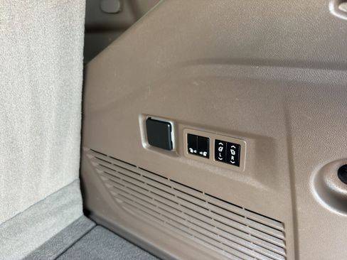 Used 2021 GMC Yukon Denali w/ Denali Premium Package image 13