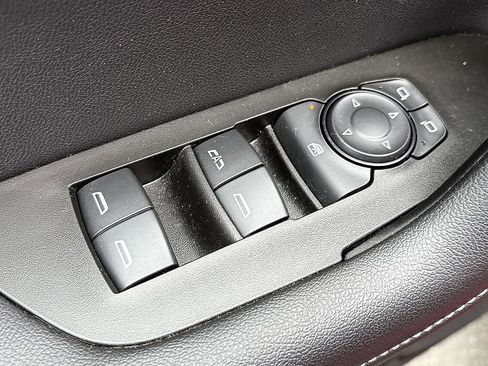 Used 2024 Chevrolet Blazer LT w/ Convenience Package FWD image 17