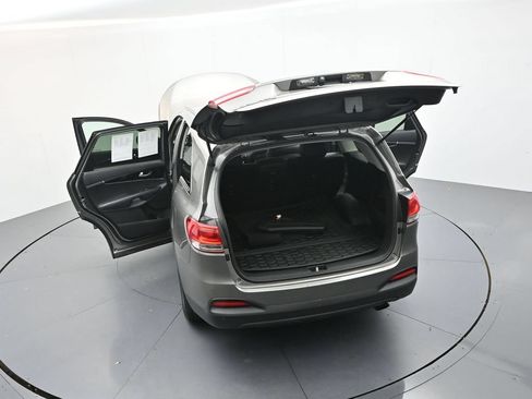 Used 2017 Kia Sorento FWD image 46