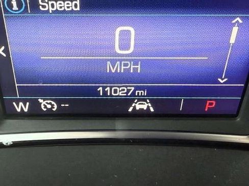 Used 2024 GMC Terrain SLE image 17