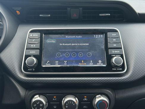 Certified 2025 Nissan Kicks Play S FWD image 21