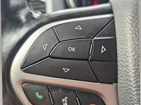 Used 2020 Jeep Grand Cherokee Limited AWD/4WD image 17