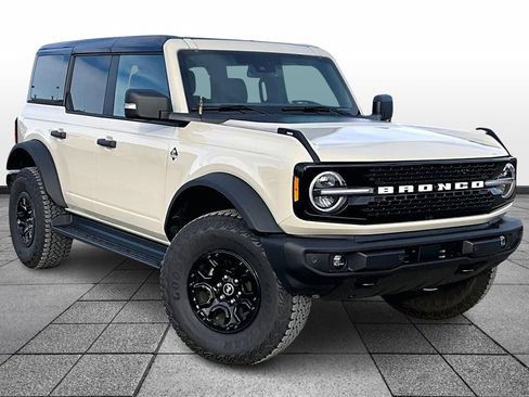 Used 2025 Ford Bronco Outer Banks w/ Sasquatch Package image 2