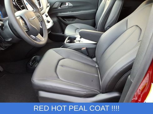 New 2026 Chrysler Pacifica Select FWD image 14
