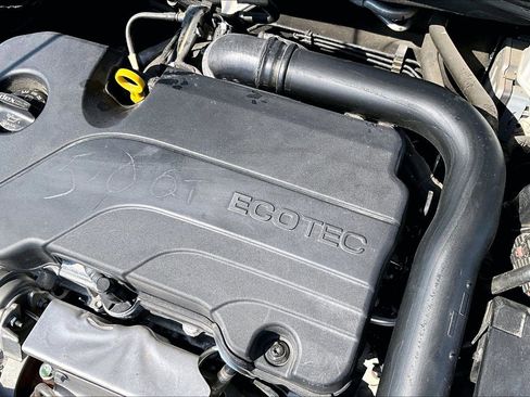 Used 2023 Chevrolet Malibu LT image 34