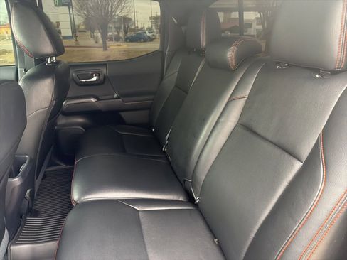 Used 2020 Toyota Tacoma TRD Sport image 19