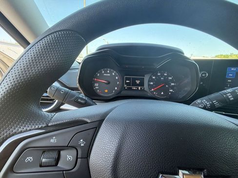 Used 2025 Chevrolet Trax LS w/ LS Convenience Package FWD image 15