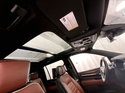 Used 2023 GMC Yukon XL Denali Ultimate image 23