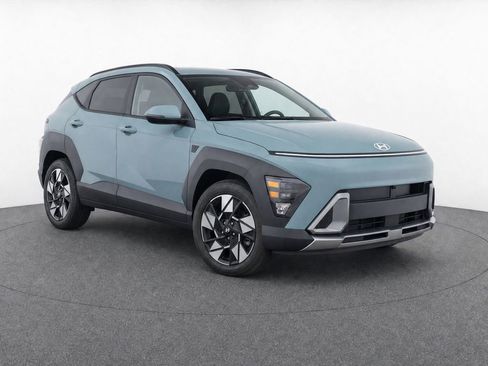 Used 2025 Hyundai Kona SEL FWD image 2