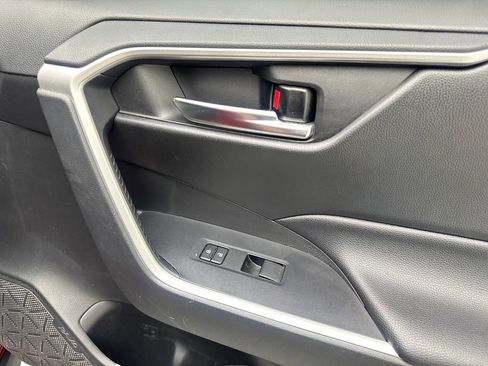Used 2021 Toyota RAV4 XLE image 50