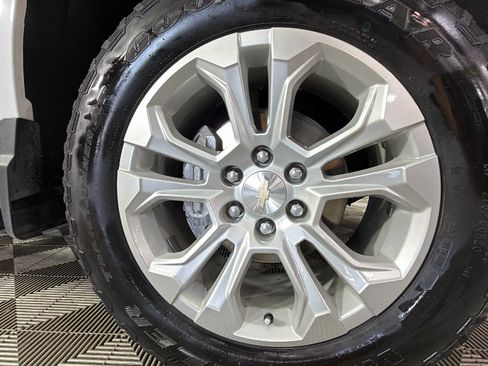 Used 2024 Chevrolet Silverado 1500 LTZ w/ Technology Package AWD/4WD image 39