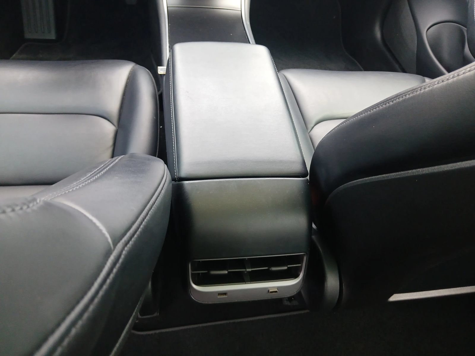 Used 2018 Tesla Model 3 Long Range RWD image 25