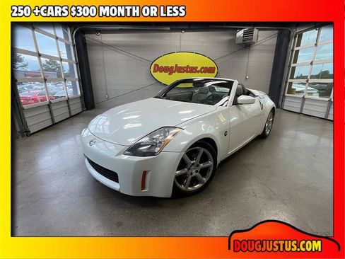 Used 2004 Nissan 350Z Touring RWD image 1