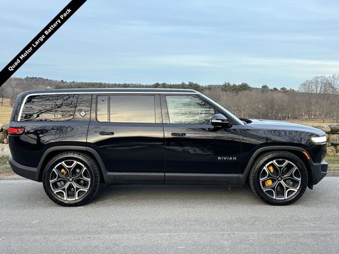 Used 2022 Rivian R1S Launch Edition image 2