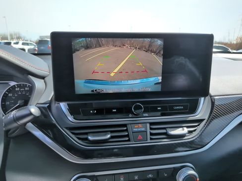 Used 2023 Nissan Altima 2.5 SR w/ SR Premium Package image 23