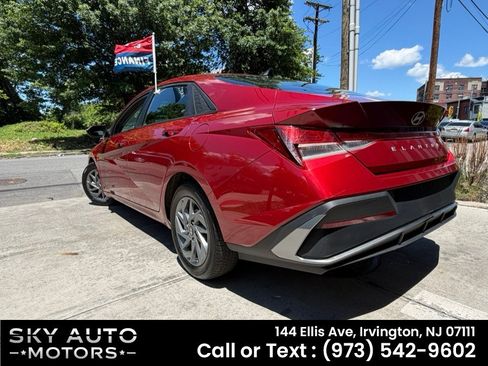 Used 2024 Hyundai Elantra SEL FWD image 4