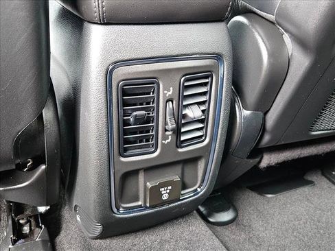 Used 2022 Jeep Grand Cherokee Laredo X image 17