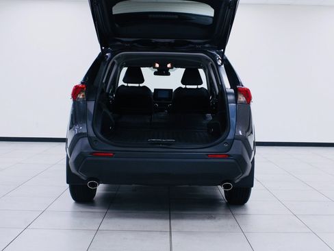 Used 2021 Toyota RAV4 XLE image 25