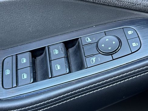 Certified 2023 Nissan Rogue SV image 12