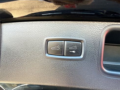 Used 2021 Porsche Macan S image 31