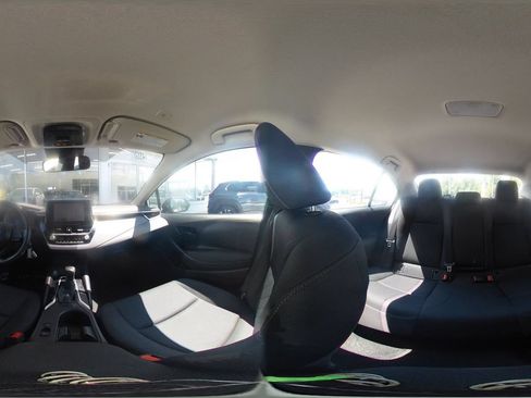 Used 2025 Toyota Corolla LE FWD image 39